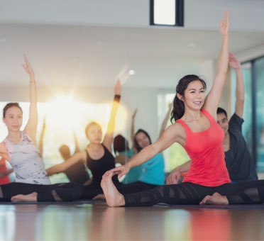 kleur profiel typist Dancing & Yoga Group Class - Physical Fitness and Beauty